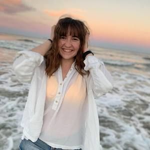 Meet your Posher, Danielle